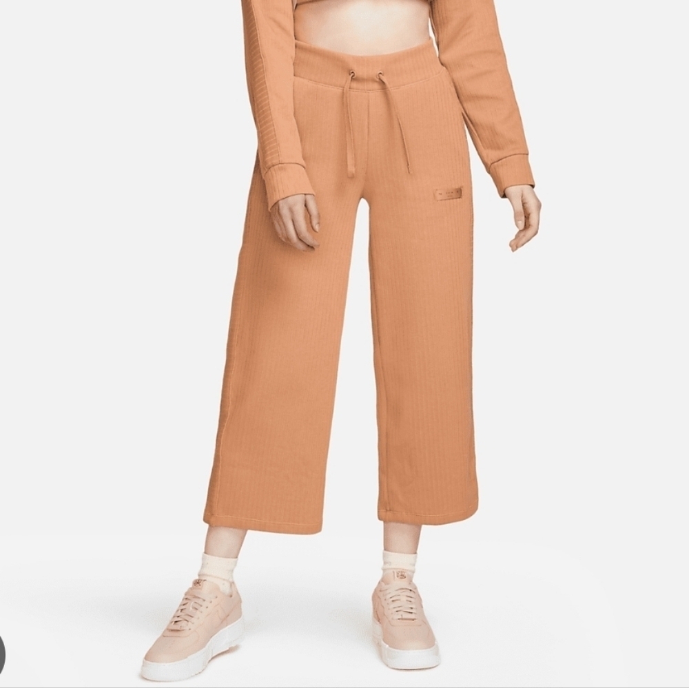 Nike Sportswear Women's Wide Leg Ankle Cropped Ribbed Knit Pants Melon Orange L